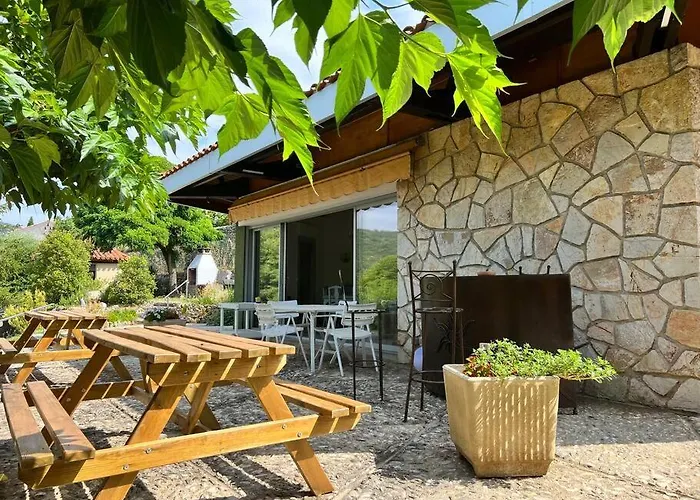 Villa L'olivada, D'exception