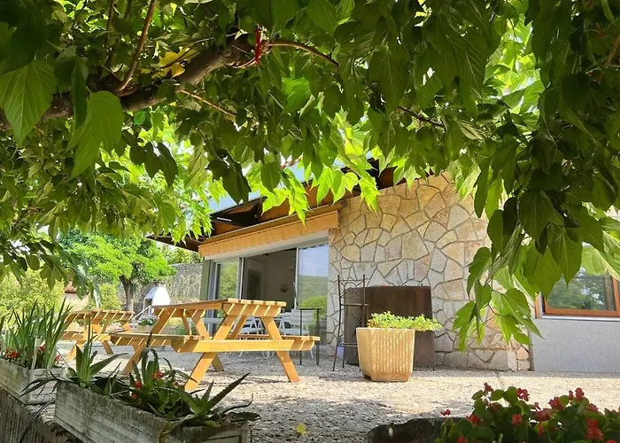 Villa L'olivada, D'exception